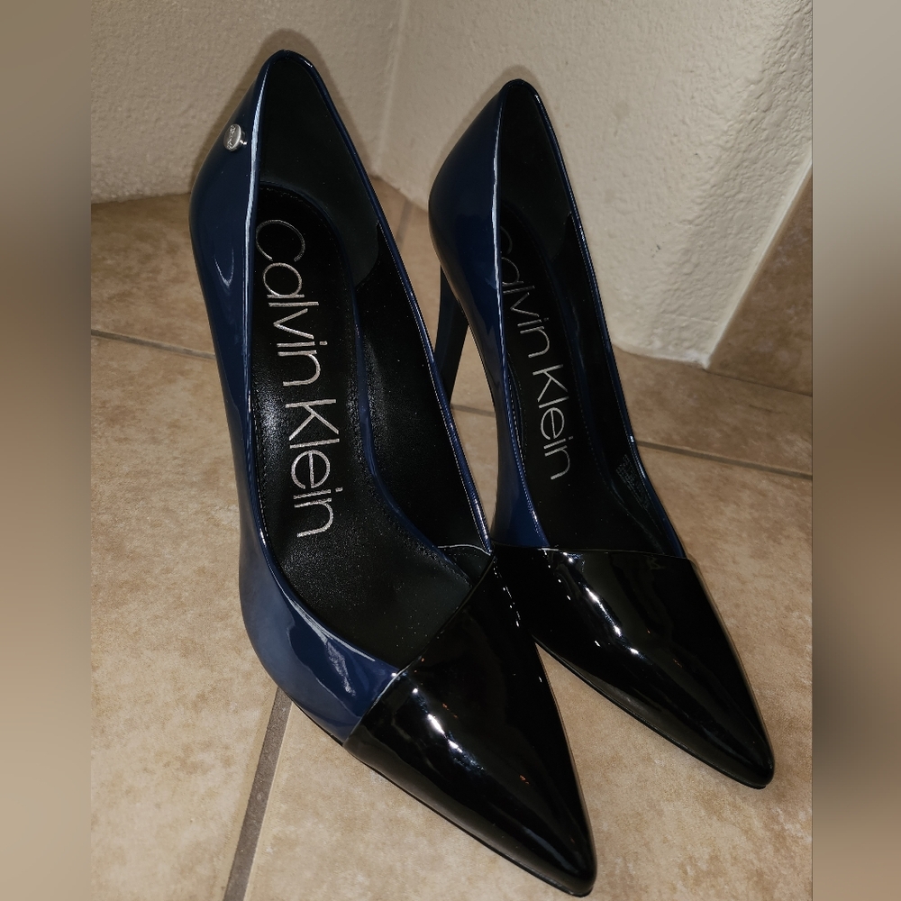 Bronia Women's Calvin Klein Pump Dark Navy/Black size 9